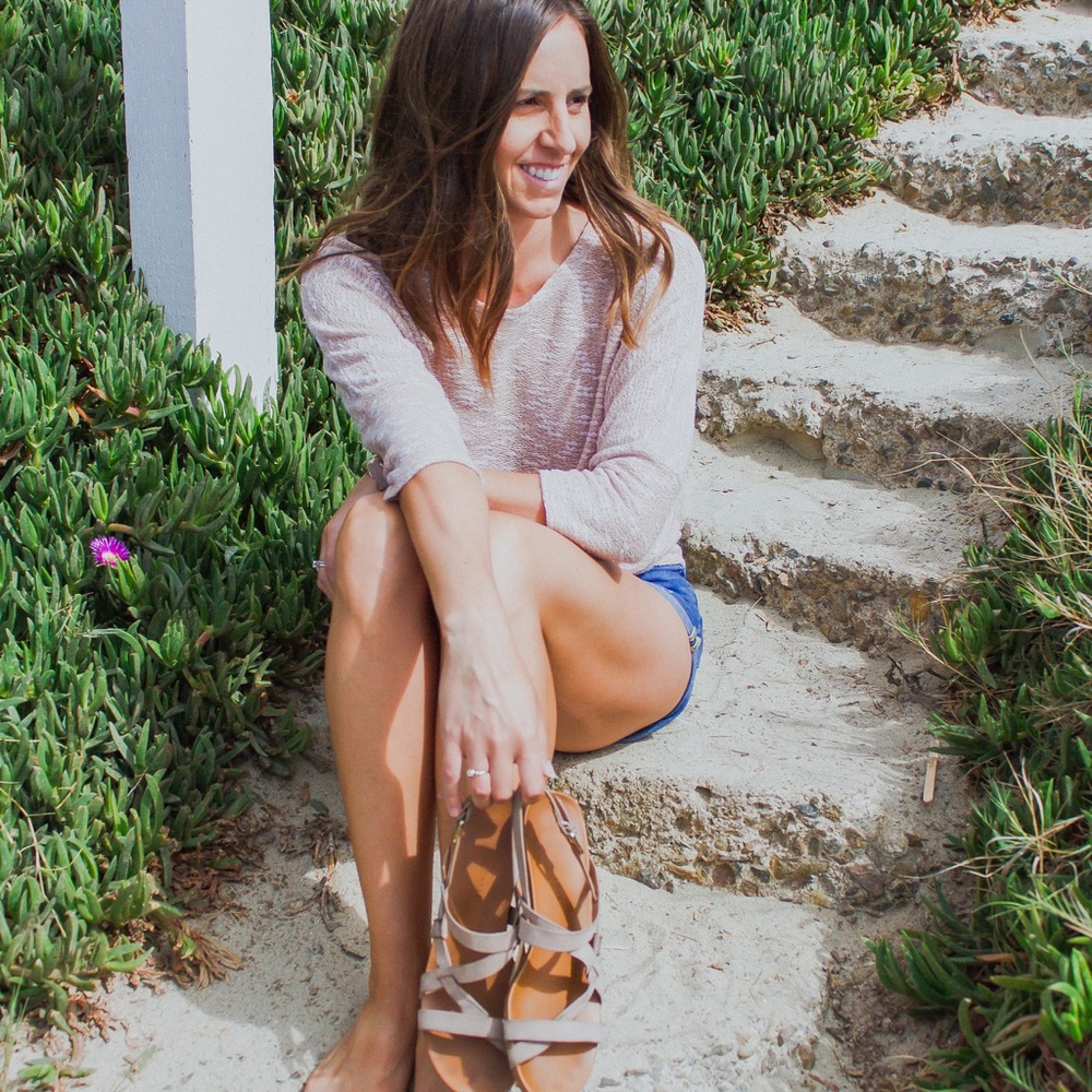 💕BOOKMARK MY CLOSET💕 - Picture 6 of 11